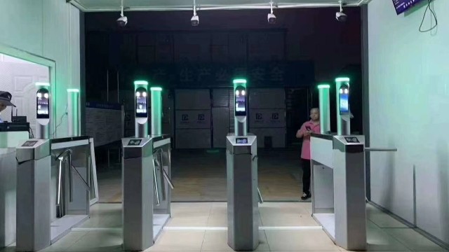 智能安檢門廠家分享人臉識別閘機(jī)普遍用在哪些領(lǐng)域？