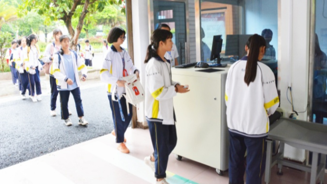 校園安檢門(mén)-安全防護(hù)的理性之選